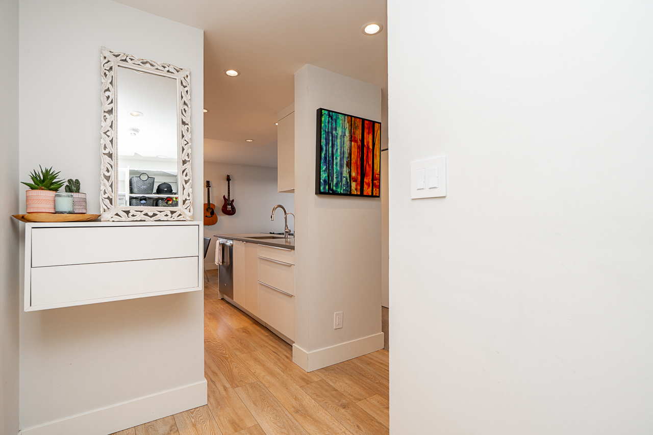 #1202 - 110 W. 4th Street